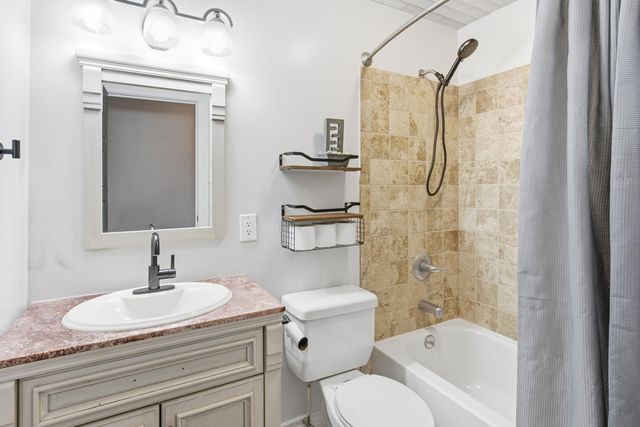 1017 FALCON DR, Columbia, MO 65201