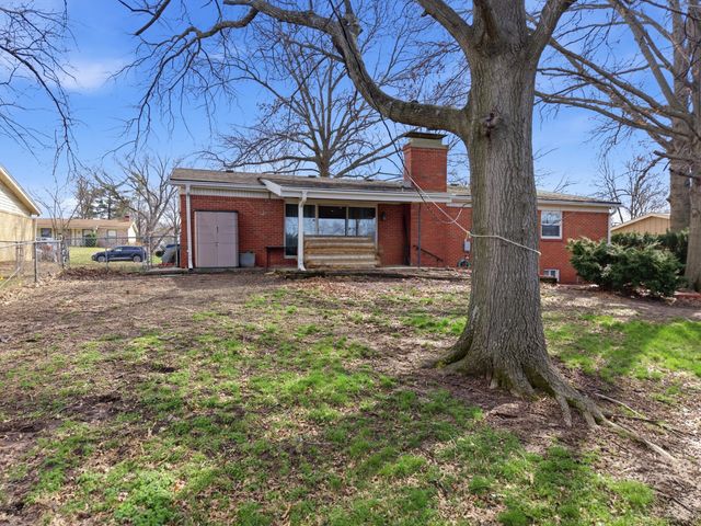 1017 FALCON DR, Columbia, MO 65201