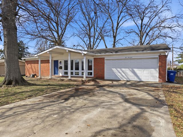 1017 FALCON DR, Columbia, MO 65201