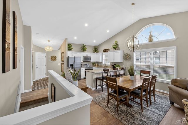 5037 Betsy Ross, Salina, NY 13088