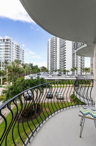 3250 NE 28th Street 305, Fort Lauderdale, FL 33308