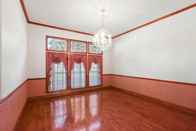 109 Parlange Dr, Houma, LA 70360