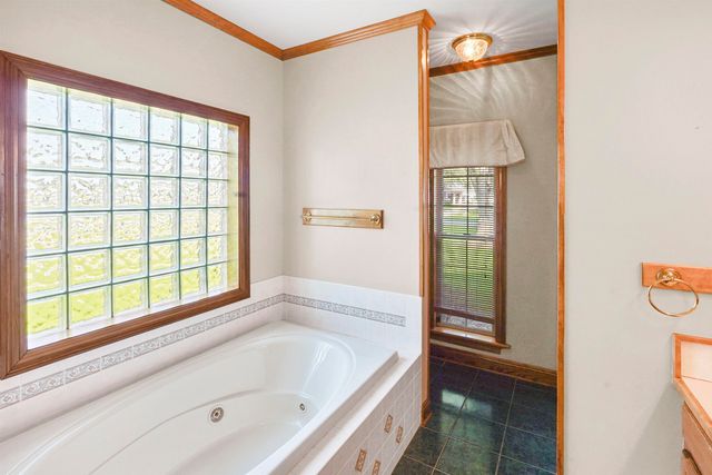 109 Parlange Dr, Houma, LA 70360