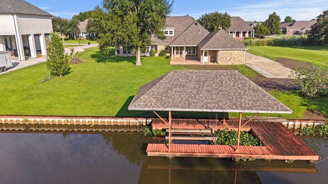 109 Parlange Dr, Houma, LA 70360