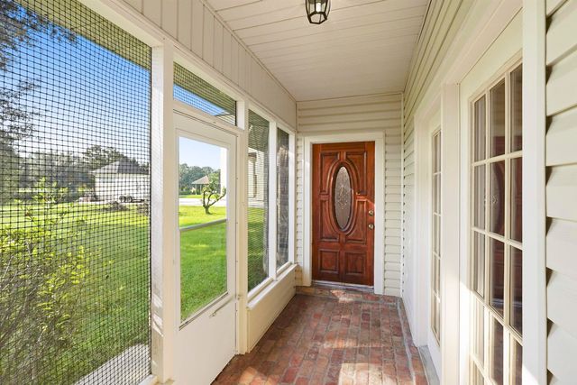 109 Parlange Dr, Houma, LA 70360