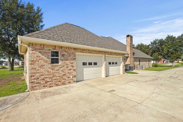 109 Parlange Dr, Houma, LA 70360
