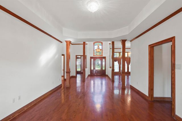 109 Parlange Dr, Houma, LA 70360