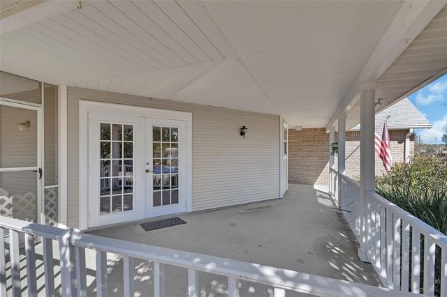 1200 S VILLAGE LAKE DRIVE, Deland, FL 32724