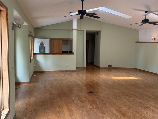 8362 E River Road, Battle Creek, MI 49014