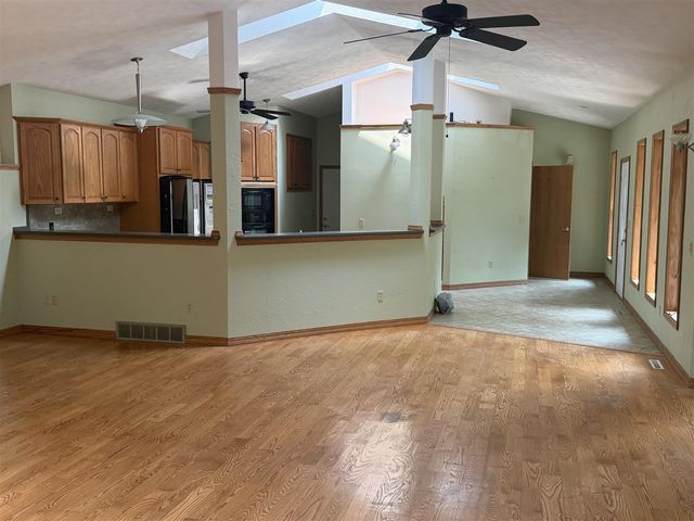 8362 E River Road, Battle Creek, MI 49014