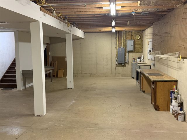 8362 E River Road, Battle Creek, MI 49014
