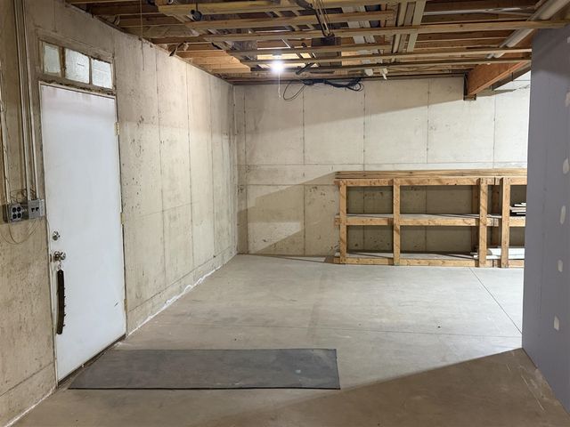 8362 E River Road, Battle Creek, MI 49014