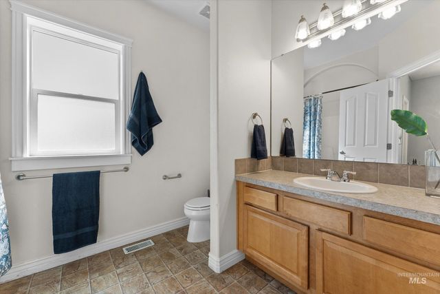 760 SW Josephine, Mountain Home, ID 83647