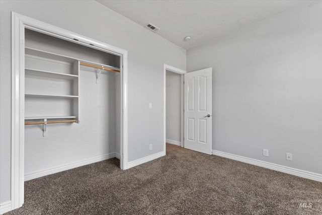 760 SW Josephine, Mountain Home, ID 83647