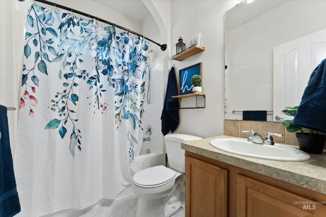 760 SW Josephine, Mountain Home, ID 83647