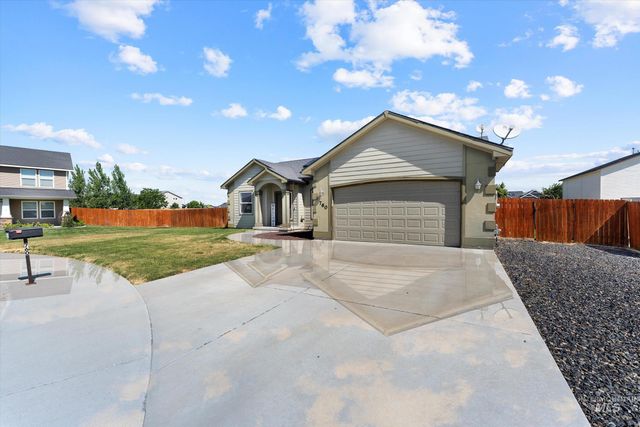 760 SW Josephine, Mountain Home, ID 83647