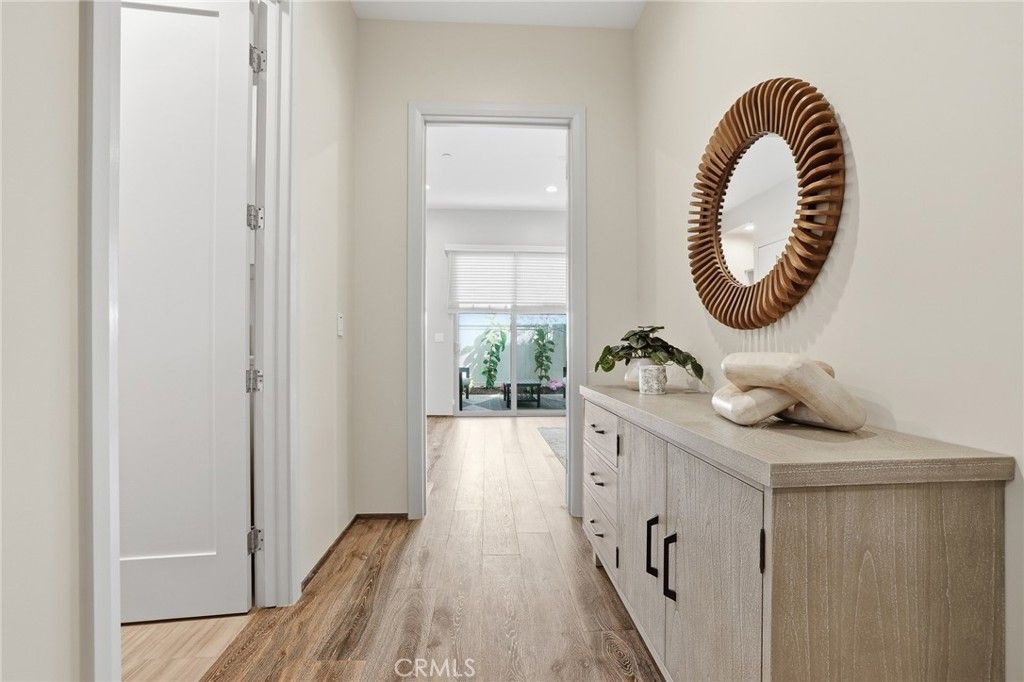 Image 19 of property listing at 1745 Spreckels Lane, Redondo Beach, CA 90278