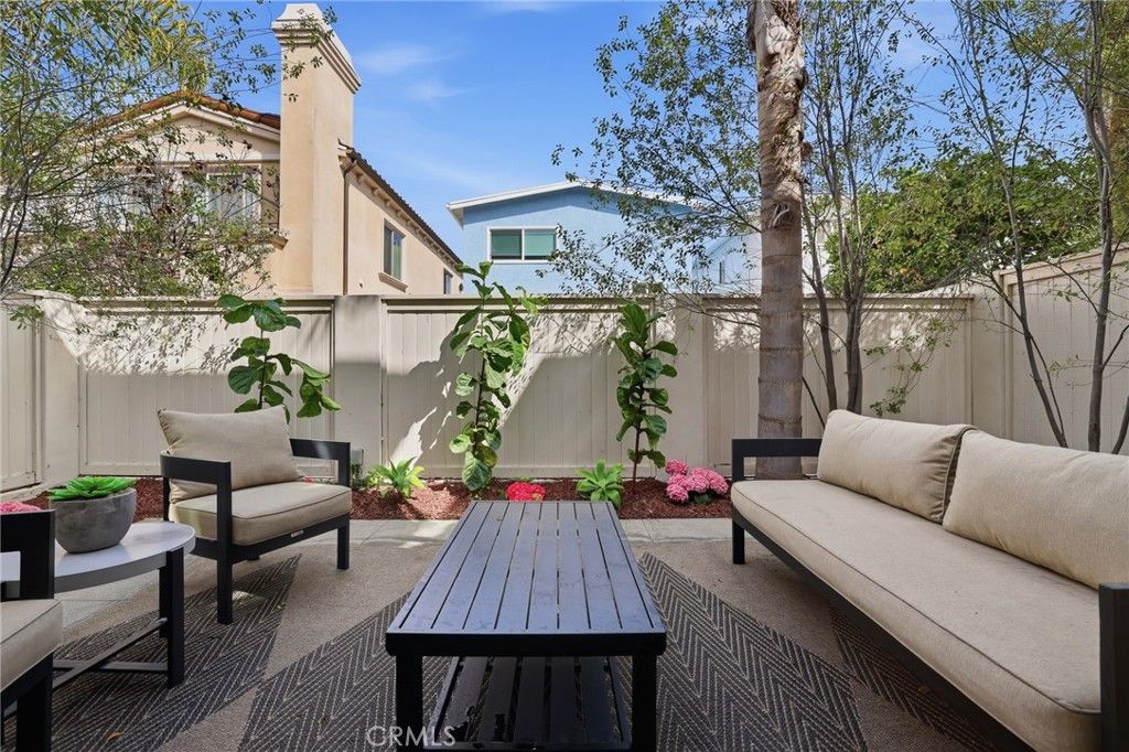 Image 26 of property listing at 1745 Spreckels Lane, Redondo Beach, CA 90278