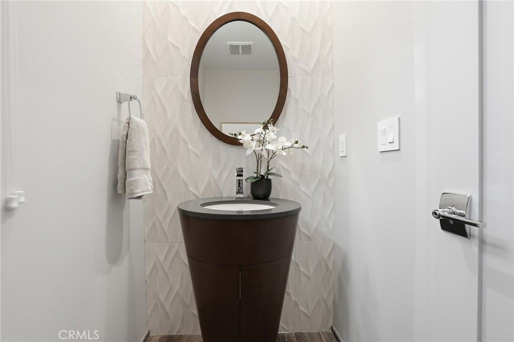 Image 29 of property listing at 1745 Spreckels Lane, Redondo Beach, CA 90278