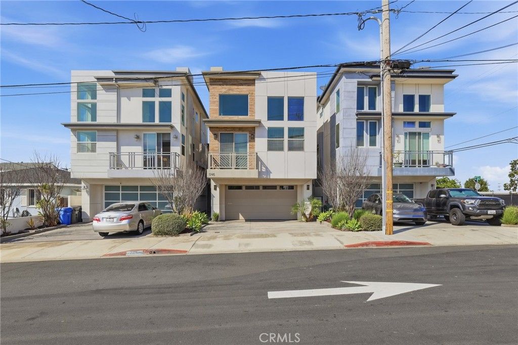 Image 50 of property listing at 1745 Spreckels Lane, Redondo Beach, CA 90278