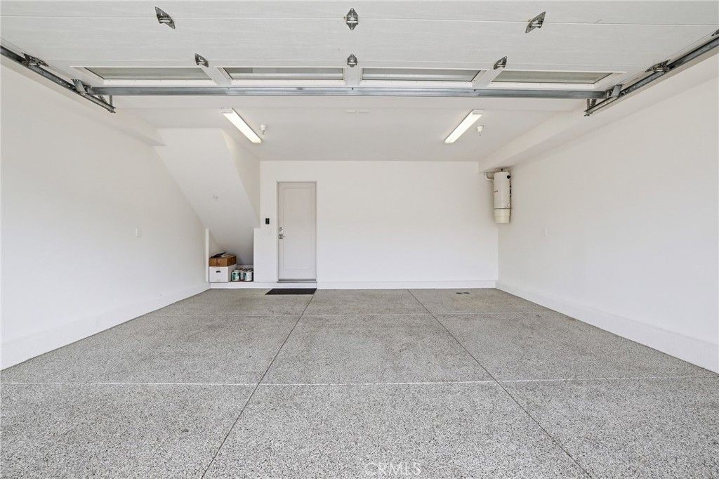 Image 52 of property listing at 1745 Spreckels Lane, Redondo Beach, CA 90278