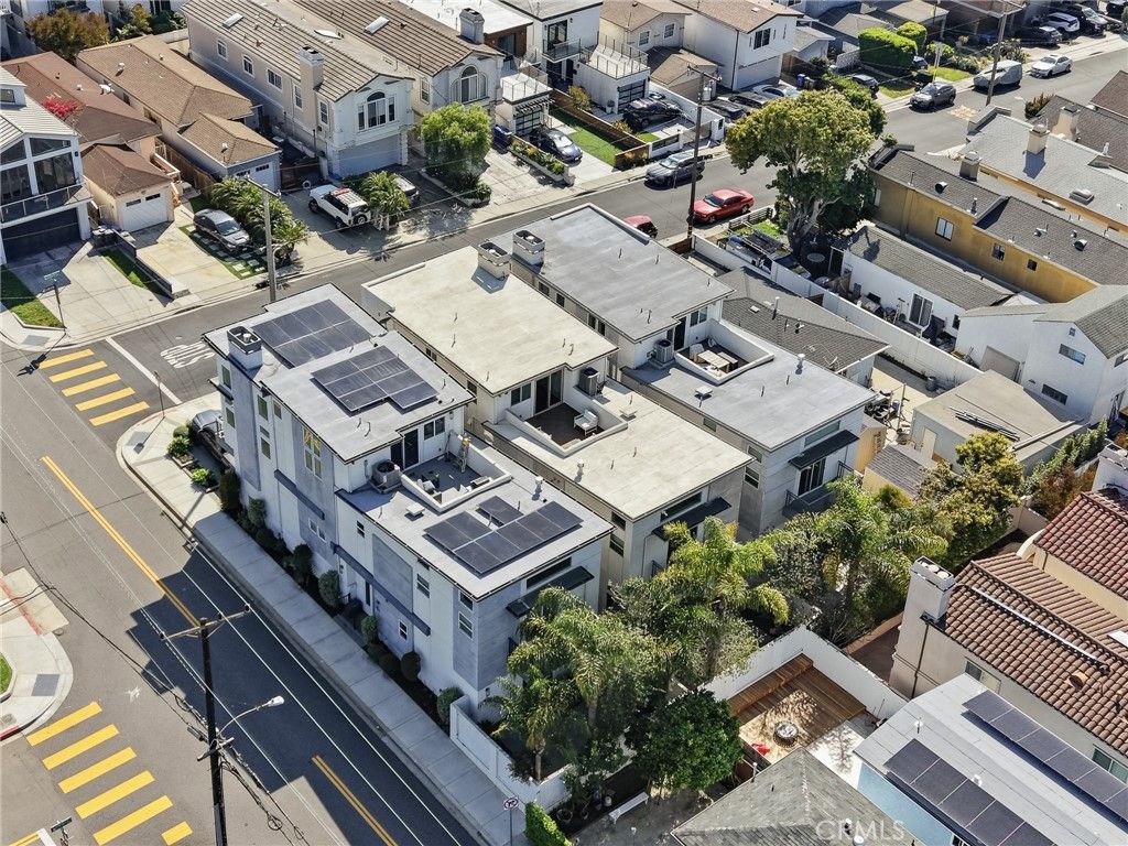 Image 54 of property listing at 1745 Spreckels Lane, Redondo Beach, CA 90278