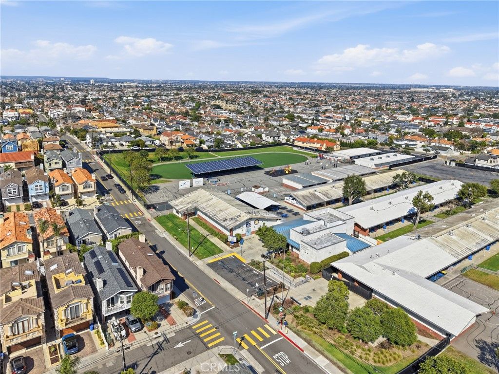 Image 62 of property listing at 1745 Spreckels Lane, Redondo Beach, CA 90278