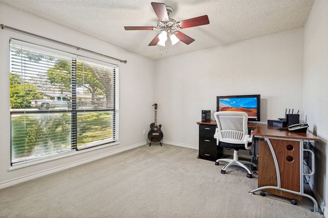 226 Oakwood Drive, Lancaster, TX 75146