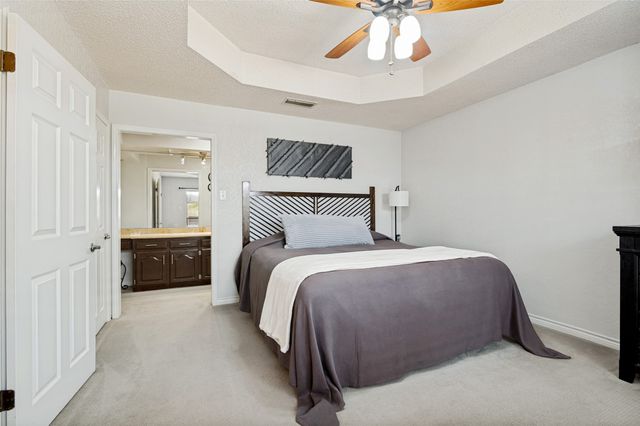226 Oakwood Drive, Lancaster, TX 75146