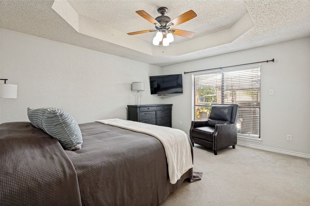 226 Oakwood Drive, Lancaster, TX 75146