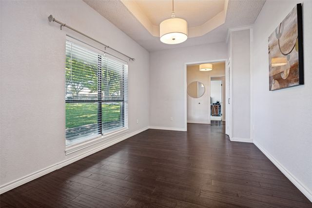 226 Oakwood Drive, Lancaster, TX 75146