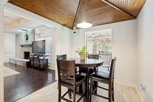 226 Oakwood Drive, Lancaster, TX 75146