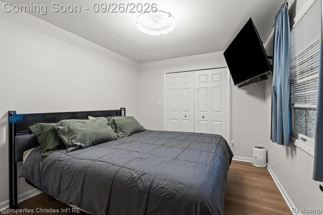 225 S Williams Lake Road, Waterford, MI 48327