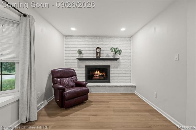 225 S Williams Lake Road, Waterford, MI 48327