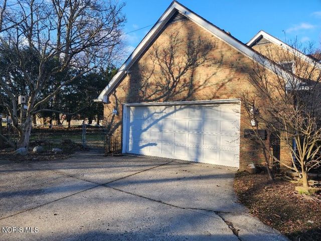4671 Valley Ridge Court, Toledo, OH 43614
