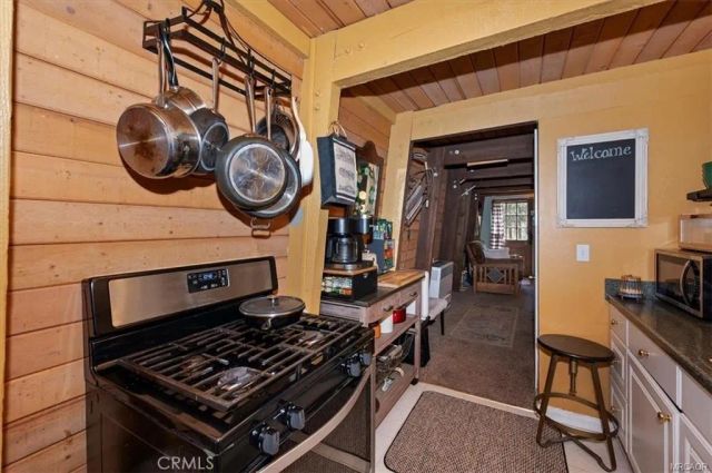756 Cedar, Sugarloaf, CA 92386