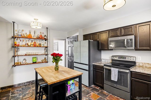 9566 Daleview Drive, Green Oak Township, MI 48178