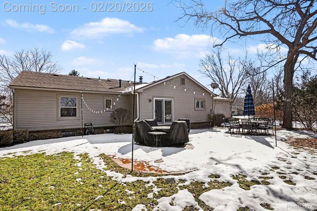 9566 Daleview Drive, Green Oak Township, MI 48178