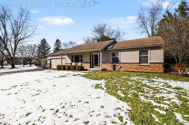 9566 Daleview Drive, Green Oak Township, MI 48178