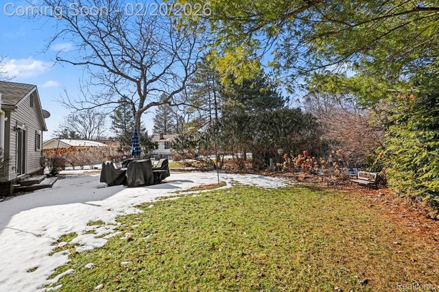 9566 Daleview Drive, Green Oak Township, MI 48178