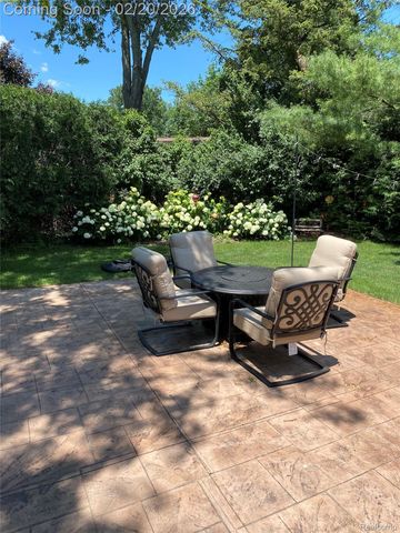 9566 Daleview Drive, Green Oak Township, MI 48178