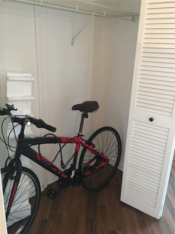 1881 Middle River Dr 403, Fort Lauderdale, FL 33305