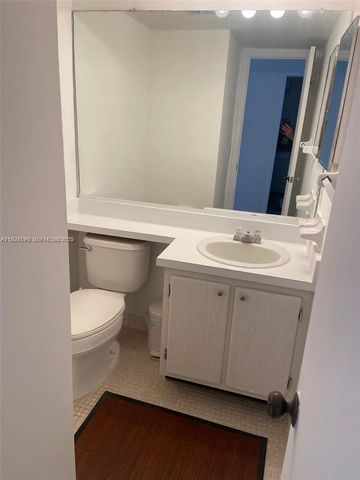 1881 Middle River Dr 403, Fort Lauderdale, FL 33305