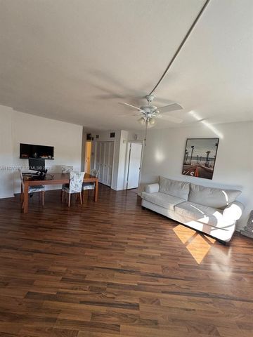 1881 Middle River Dr 403, Fort Lauderdale, FL 33305