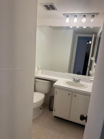 1881 Middle River Dr 403, Fort Lauderdale, FL 33305