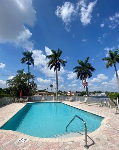 1881 Middle River Dr 403, Fort Lauderdale, FL 33305