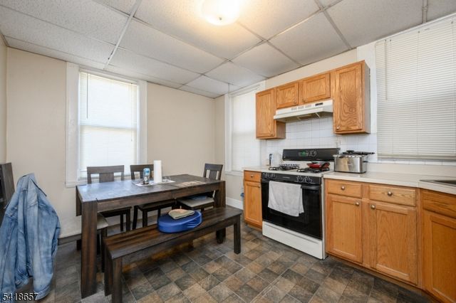 427 N 12Th St, Newark City, NJ 07107