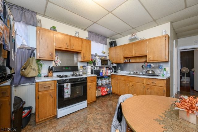 427 N 12Th St, Newark City, NJ 07107