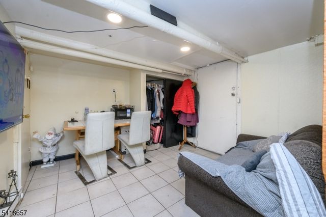 427 N 12Th St, Newark City, NJ 07107