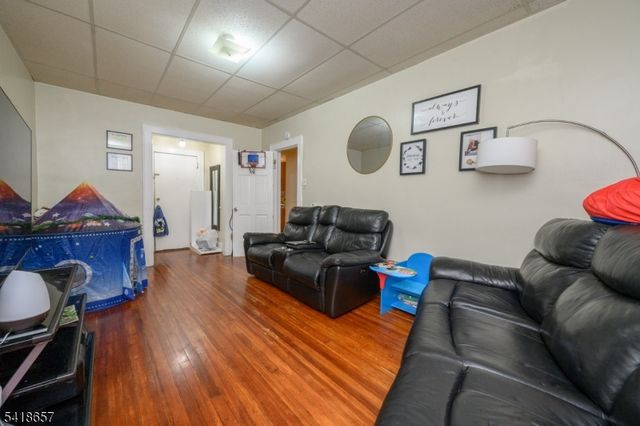 427 N 12Th St, Newark City, NJ 07107